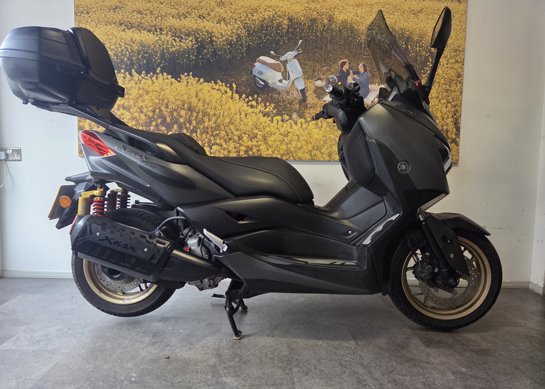 Yamaha XMAX Tech 300