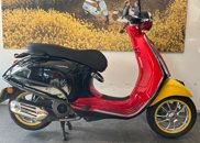 Vespa Primavera 125cc Special Edition Mickey Mouse  image