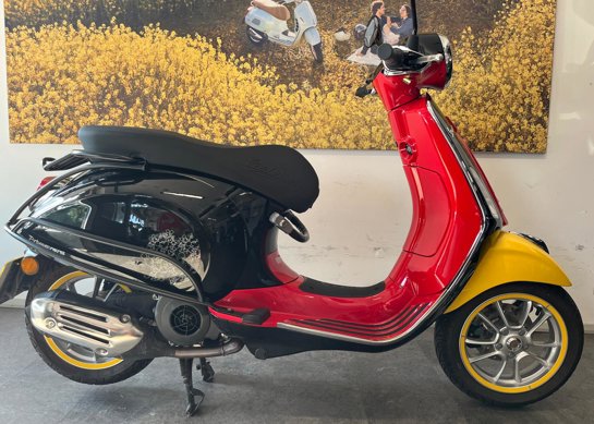 Vespa Primavera 125cc Special Edition Mickey Mouse 